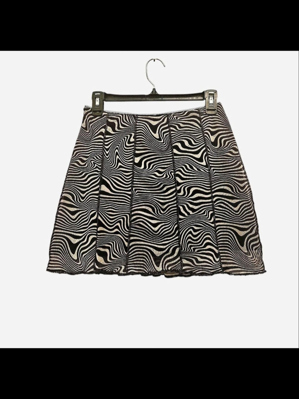 Divided Black & White Zebra-Pattern Panel Stitch Mesh Mini Skirt